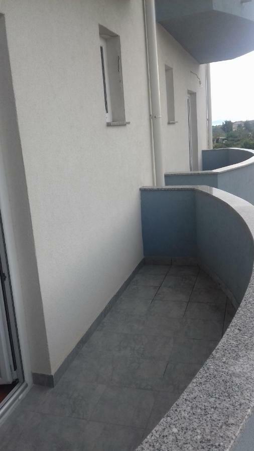 Apartmani Niko 1 Radovin Екстер'єр фото