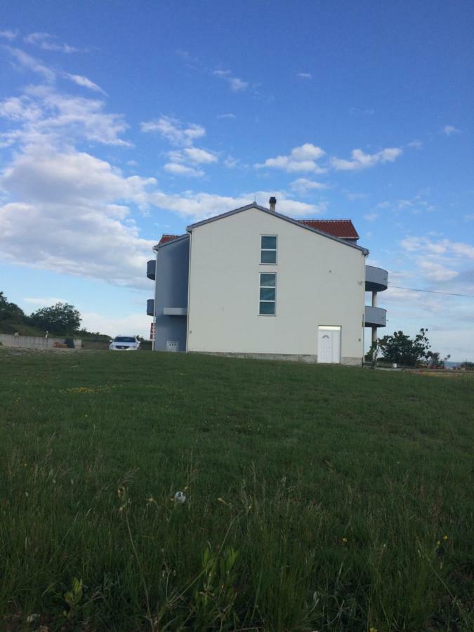 Apartmani Niko 1 Radovin Екстер'єр фото