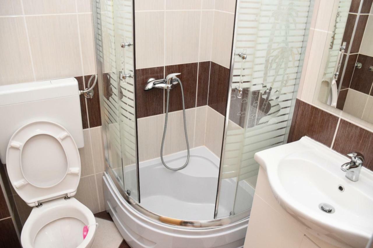 Apartmani Niko 1 Radovin Екстер'єр фото